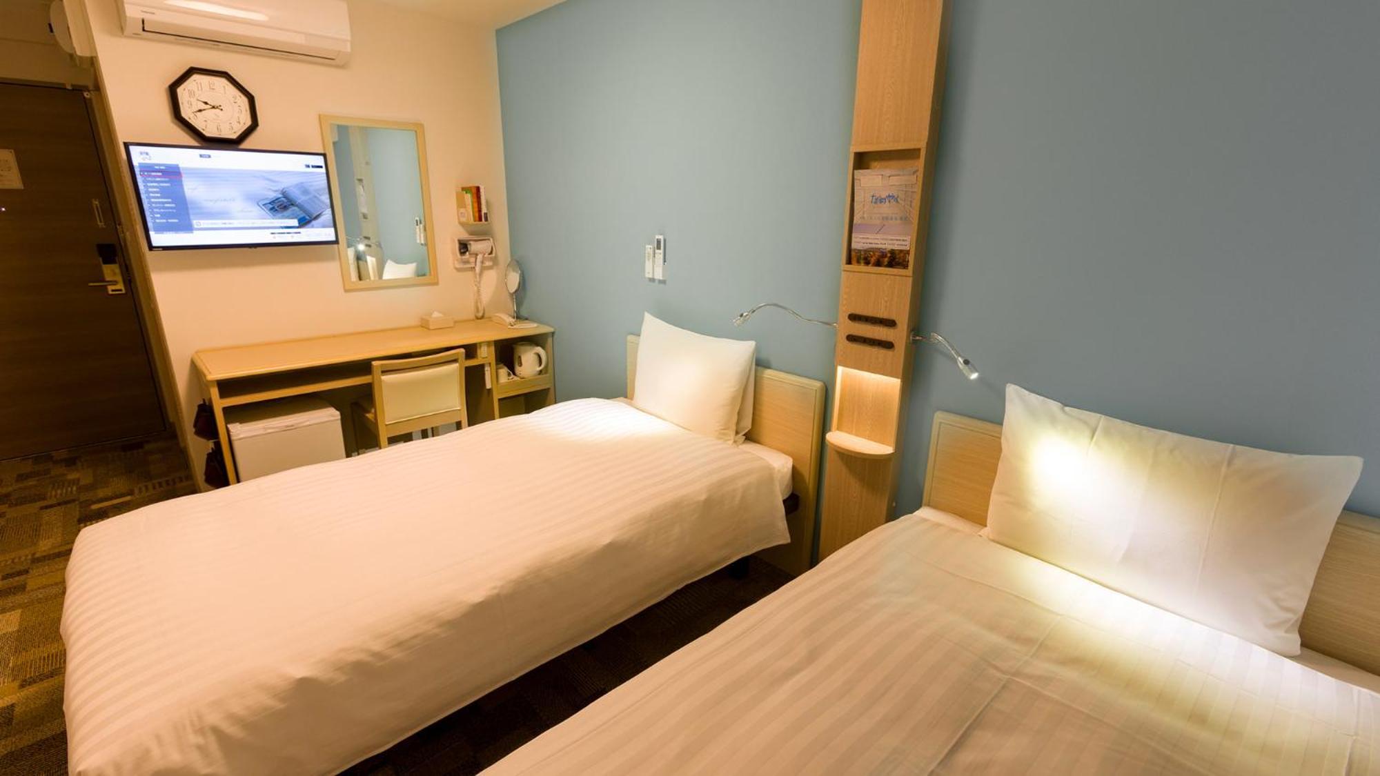 Toyoko Inn Kyoto Biwako Оцу Стая снимка