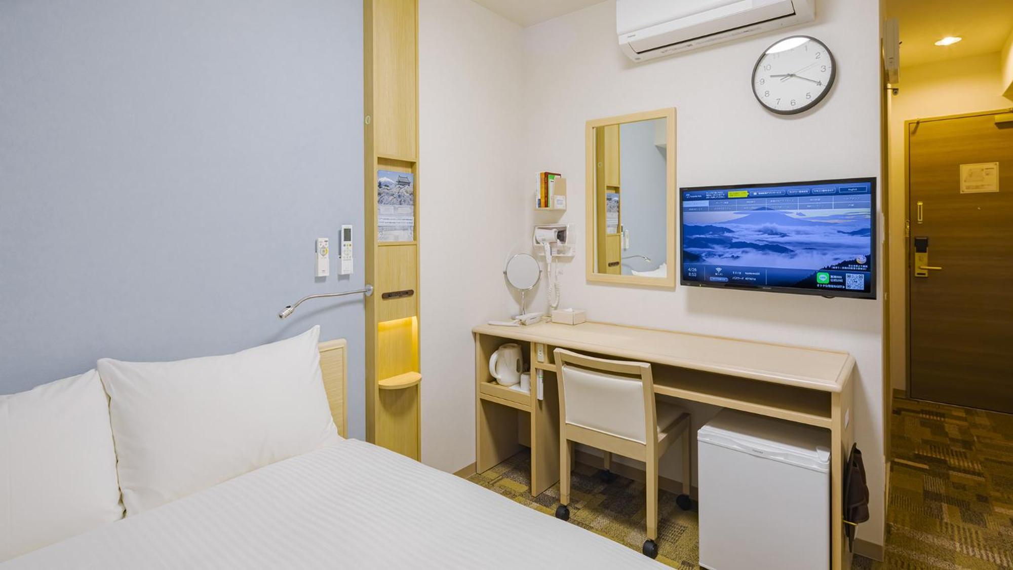 Toyoko Inn Kyoto Biwako Оцу Стая снимка